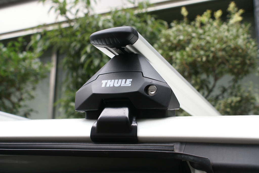 THULE スーリー トヨタアルファード10系用ルーフキャリア 