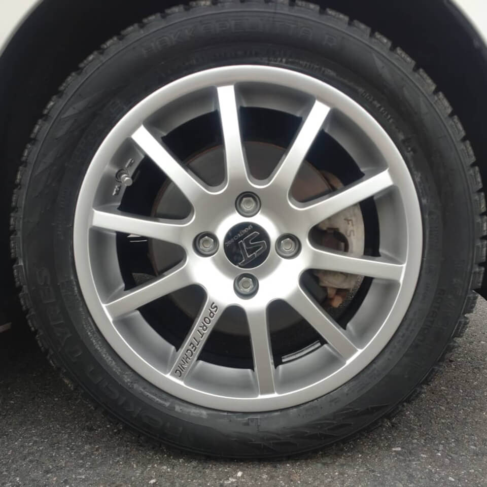 ノキアンタイヤ装着アップ