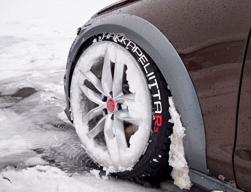 ノキアンタイヤ装着車両