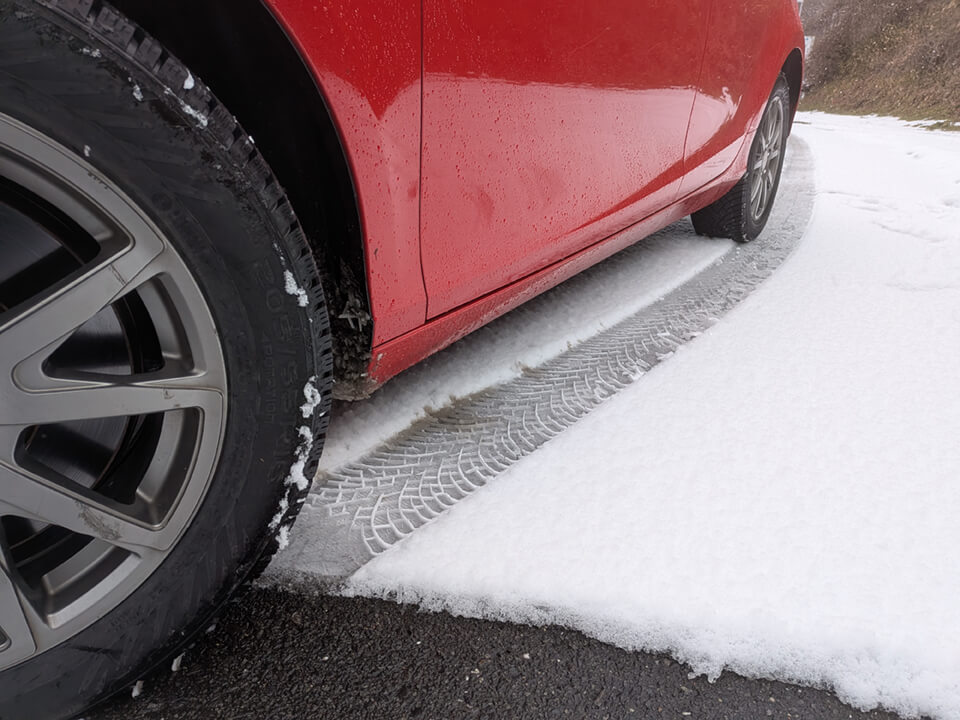 ノキアンタイヤ装着車両